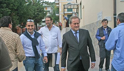 Il sindaco di Bordighera ad un iniziativa elettorale con i PELLEGRINO