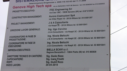Uno dei cartelli dei cantieri della Genova Hi Tech dove opera la Biella Scavi